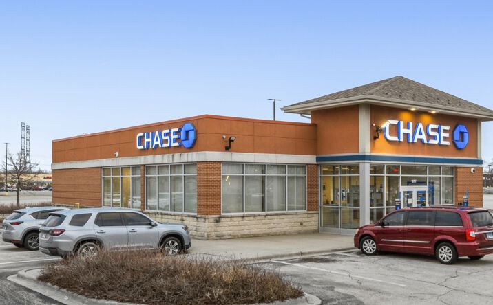 Pictures of Retail property located at 16767 Torrence Ave, Lansing, IL 60438 for sales - image #1