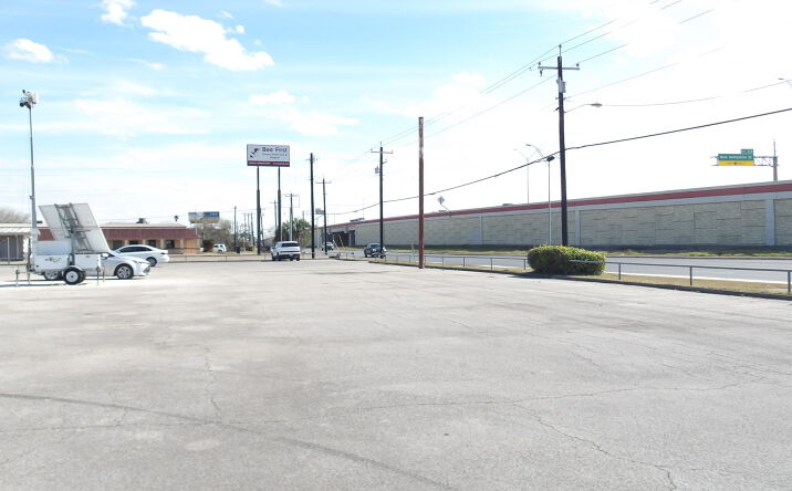 Pictures of Land property located at 2803 S Expredd, Harlingen, TX 78550 for sales - image #1