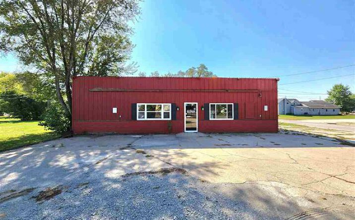Pictures of Mixed Use, Office, Retail, Special Purpose property located at 594 Eastern Ave, Marengo, IA 52301 for sales - image #1