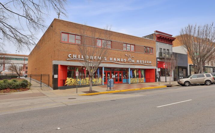 Pictures of Mixed Use property located at 2213 University Blvd, Tuscaloosa, AL 35401 for sales - image #1