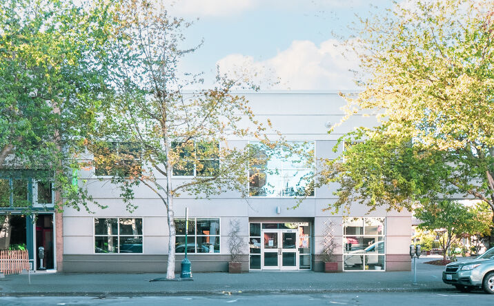 Pictures of Office, Retail property located at 1323 N Commercial St, Bellingham, WA 98225 for sales - image #1