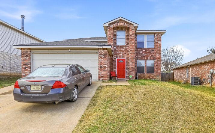 Pictures of Multifamily property located at 8708 Saddle Ridge Cir, Fort Worth, TX 76123 for sales - image #1