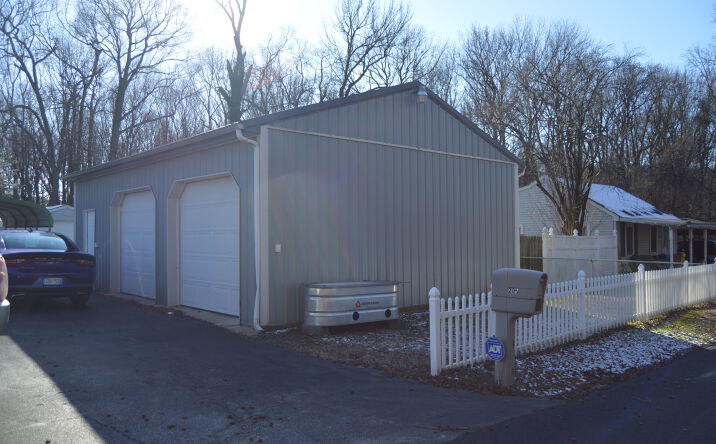 Pictures of Industrial property located at 27 Werner Rd, Pasadena, MD 21226 for sales - image #1