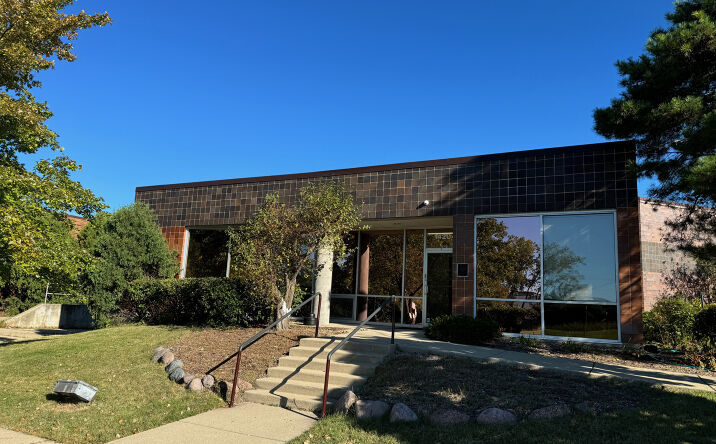 Pictures of Industrial property located at 1420 Chase Ave, Elk Grove Village, IL 60007 for sales - image #1