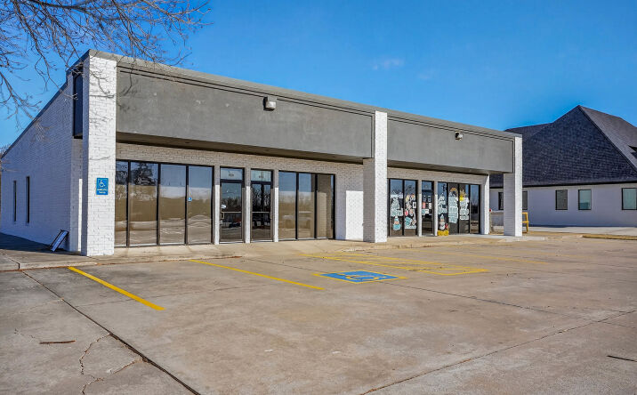 Pictures of Office property located at 17311 NE 23rd St, Choctaw, OK 73020 for sales - image #1