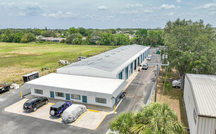 Pictures of Industrial property located at 6605 33rd St E, Sarasota, FL 34243 for sales - image #1