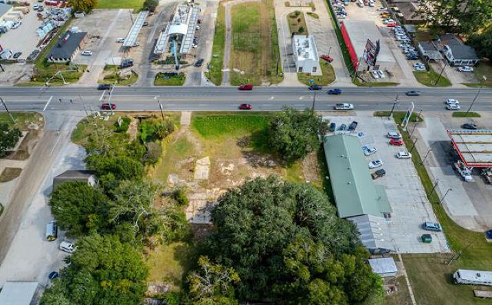 Pictures of Land property located at 1425 Elton Rd, Jennings, LA 70546 for sales - image #1