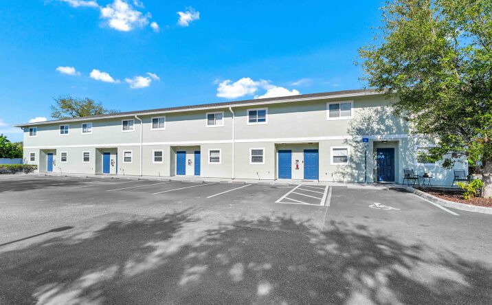Pictures of Multifamily property located at 1007 57th Ave W, Bradenton, FL 34207 for sales - image #1