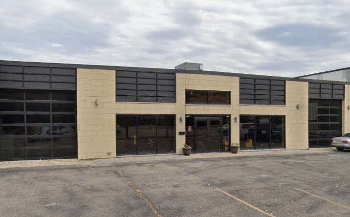 Pictures of Industrial property located at 628 E St Charles Rd, Lombard, IL 60148 for sales - image #1
