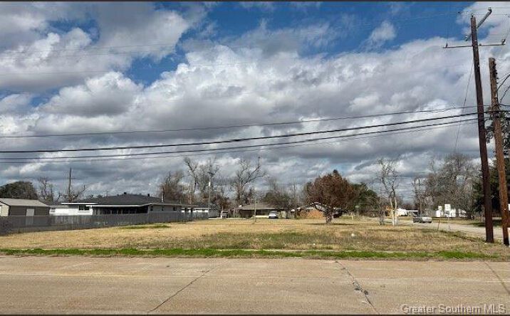 Pictures of Land property located at 2337 Moeling St, Lake Charles, LA 70601 for sales - image #1