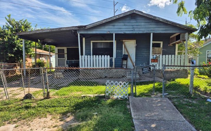Pictures of Multifamily property located at 2734 E Taylor Street, Brownsville, TX 78520 for sales - image #1