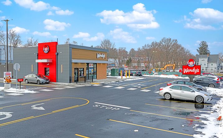 Pictures of Retail property located at 860 Main St, Clinton, MA 01510 for sales - image #1