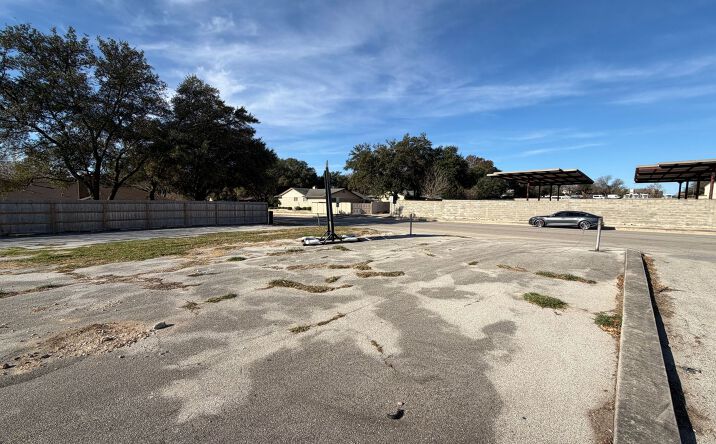 Pictures of Land, Retail property located at 890 Coronado Blvd, Universal City, TX 78148 for sales - image #1