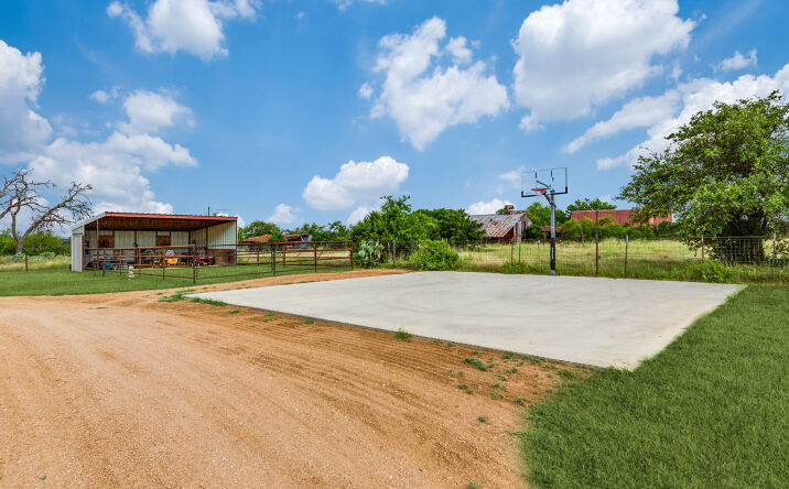 Pictures of Land property located at 121A Bartel Rd, Comfort, TX 78013 for sales - image #1
