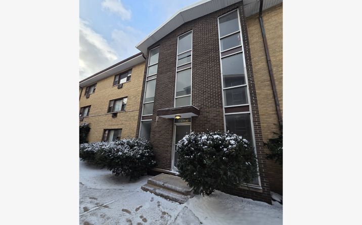 Pictures of Multifamily property located at 7822 S South Shore Dr, Chicago, IL 60649 for sales - image #1