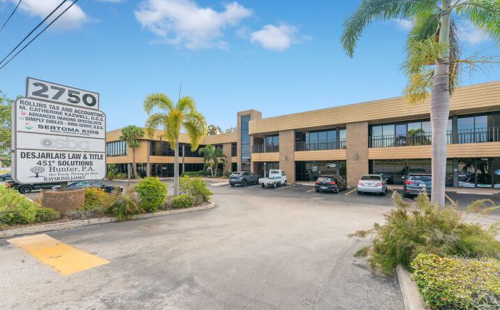 Pictures of Office property located at 2750 Stickney Point Rd, Sarasota, FL 34231 for sales - image #1