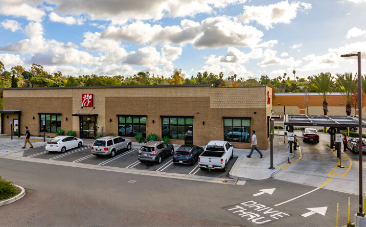 Pictures of Retail property located at 485 Hacienda Dr, Vista, CA 92081 for sales - image #1