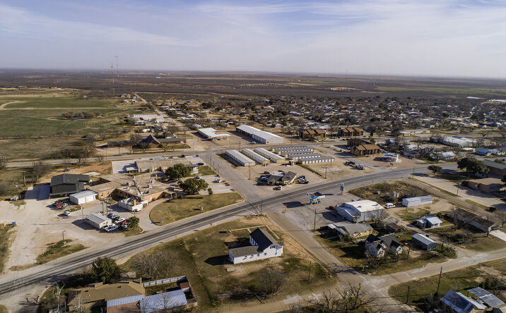 Pictures of Retail property located at 1608 N Broadway St, Ballinger, TX 76821 for sales - image #1