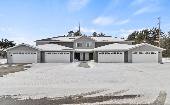 Pictures of Multifamily property located at 214 N Burritt Ave, Wisconsin Dells, WI 53965 for sales - image #1
