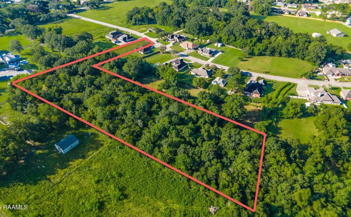 Pictures of Land property located at Lake Tasse Dr, New Iberia, LA 70560 for sales - image #1