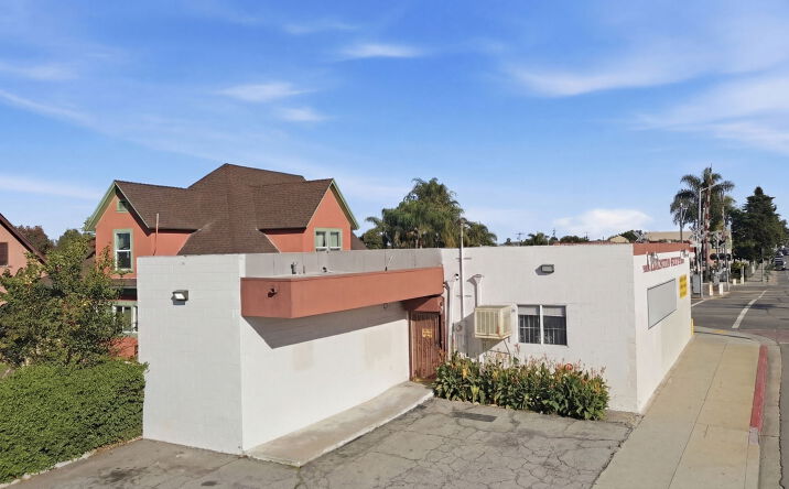 Pictures of Office, Retail property located at 809 S Willowbrook Ave, Compton, CA 90220 for sales - image #1