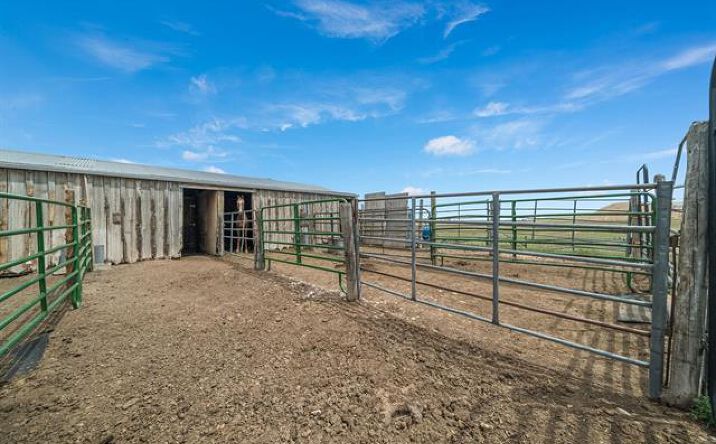 Pictures of Retail, Industrial property located at 4717 Thomas Rd, Cheyenne, WY 82009 for sales - image #1