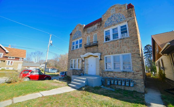 Pictures of Multifamily property located at 4480 N Hopkins St, Milwaukee, WI 53209 for sales - image #1
