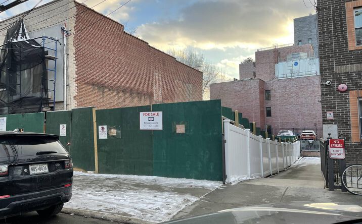 Pictures of Land property located at 12-24 31st Dr, Astoria, NY 11106 for sales - image #1