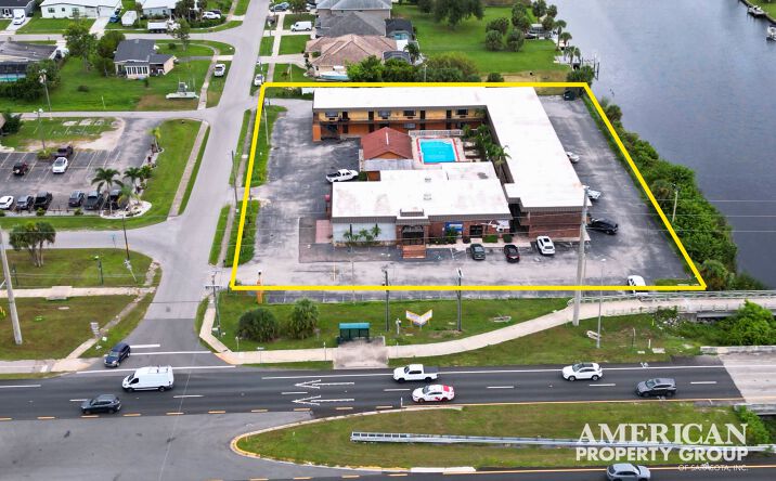 Pictures of Hospitality, Retail property located at 14000 S Tamiami Trl, North Port, FL 34287 for sales - image #1