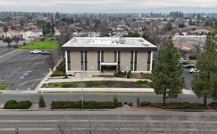 Pictures of Office property located at 678 E Shaw Ave, Fresno, CA 93710 for sales - image #1