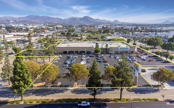 Pictures of Retail property located at 555 W 2nd St, San Bernardino, CA 92401 for sales - image #1