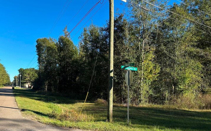 Pictures of Land property located at 320 Barkley Road, Hattiesburg, MS 39401 for sales - image #1
