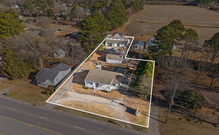 Pictures of Mixed Use, Office, Retail property located at 2034 W 5th St, Washington, NC 27889 for sales - image #1