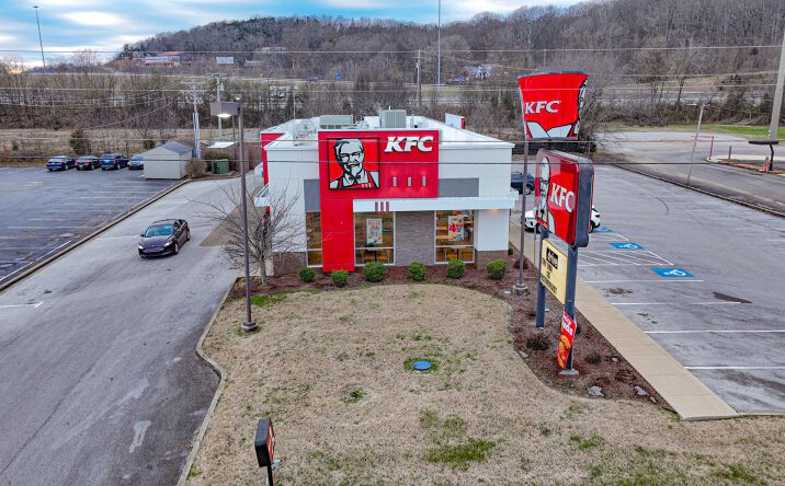 Pictures of Retail property located at 812 Mammoth Cave St, Cave City, KY 42127 for sales - image #1