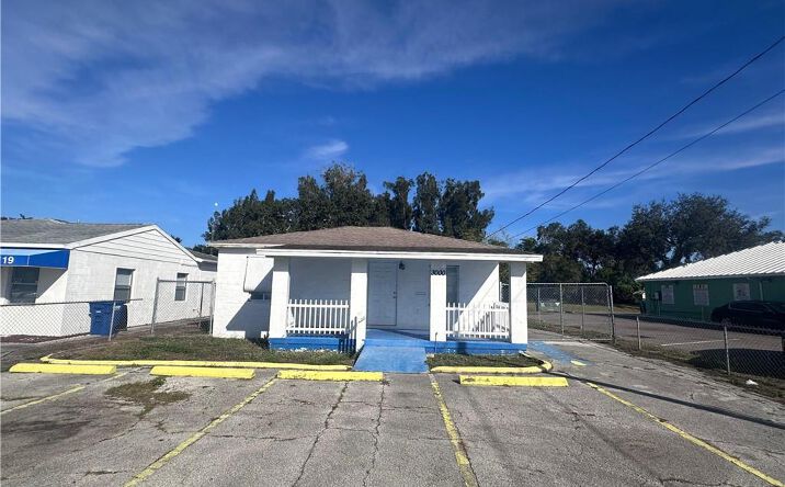 Pictures of Retail property located at 3000 Kenilworth Blvd, Sebring, FL 33870 for sales - image #1