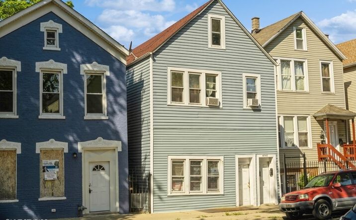 Pictures of Multifamily property located at 4742 S Loomis Boulevard, Chicago, IL 60609 for sales - image #1