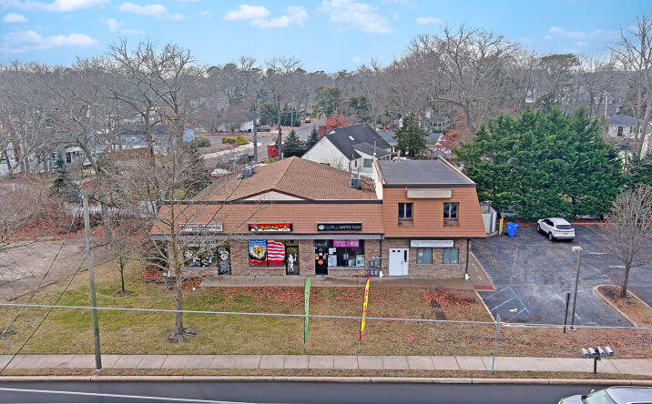 Pictures of Mixed Use, Multifamily, Retail property located at 305 Lacey Rd, Lacey Township, NJ 08731 for sales - image #1
