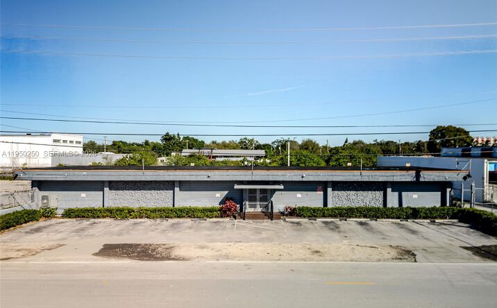 Pictures of Industrial property located at 1001 NW 72nd St, Miami, FL 33150 for sales - image #1