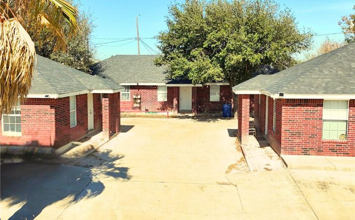 Pictures of Multifamily property located at 116 W 4th Street, La Joya, TX 78560 for sales - image #1