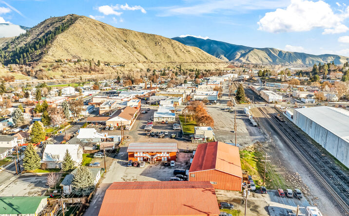 Pictures of Multifamily property located at 219 Independence Way, Cashmere, WA 98815 for sales - image #1