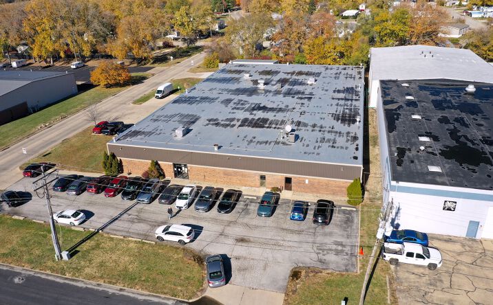 Pictures of Industrial property located at 921 W Detweiller Dr, Peoria, IL 61615 for sales - image #1
