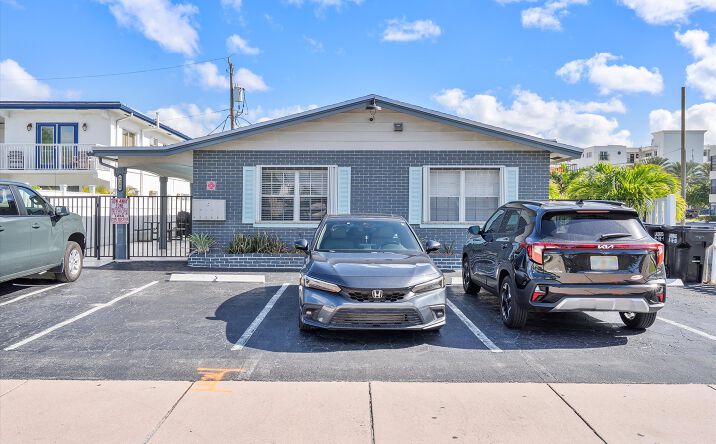 Pictures of Multifamily property located at 4204 N Ocean Dr, Lauderdale-by-the-Sea, FL 33308 for sales - image #1