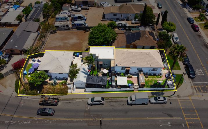 Pictures of Multifamily property located at 853 S 32nd St, San Diego, CA 92113 for sales - image #1