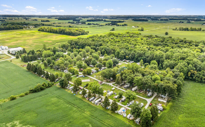 Pictures of Multifamily property located at 8664 Yawberg Rd, Whitehouse, OH 43571 for sales - image #1