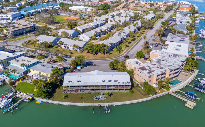 Pictures of Multifamily property located at 275 116th Ave, Treasure Island, FL 33706 for sales - image #1