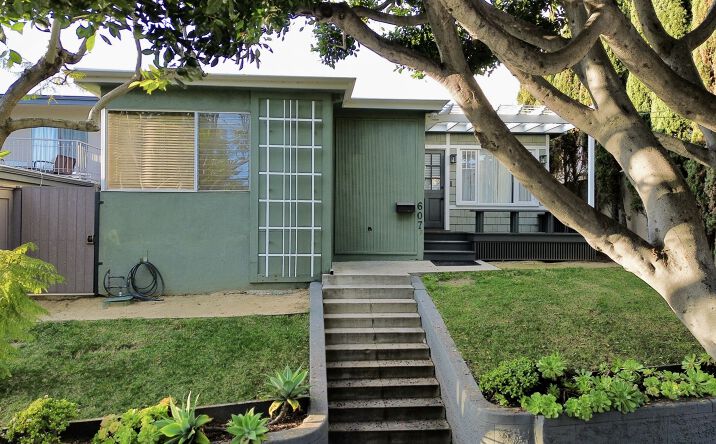 Pictures of Multifamily property located at 607 Ashland Ave, Santa Monica, CA 90405 for sales - image #1