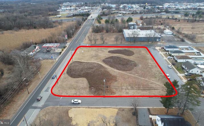 Pictures of Land property located at 8 S Delaware St, Paulsboro, NJ 08066 for sales - image #1