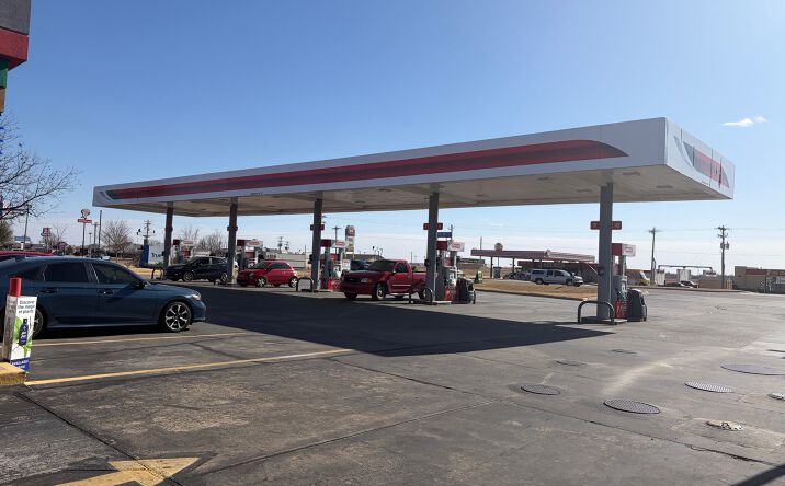 Pictures of Retail property located at 833 NW 32nd St, Newcastle, OK 73065 for sales - image #1