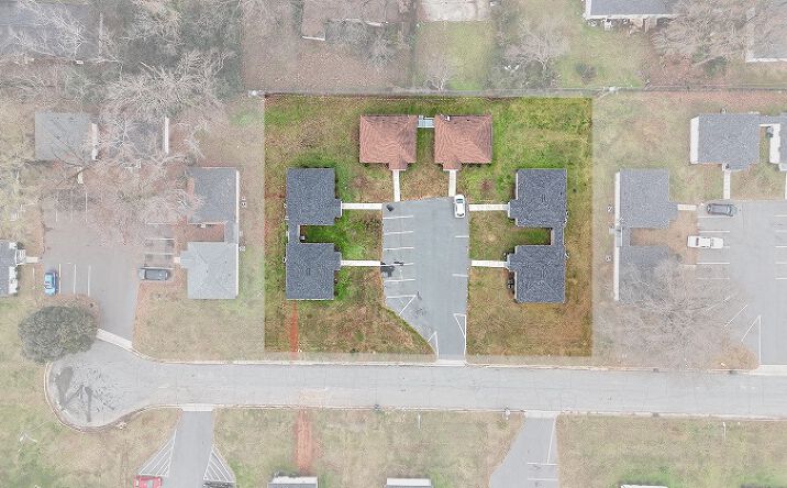 Pictures of Multifamily property located at 2232 Alma Ct, Charlotte, NC 28206 for sales - image #1