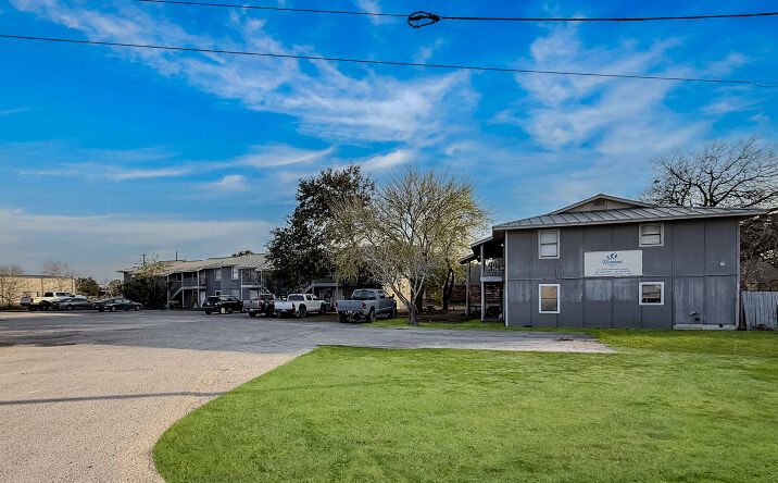 Pictures of Multifamily property located at 1870 King David Dr, Three Rivers, TX 78071 for sales - image #1